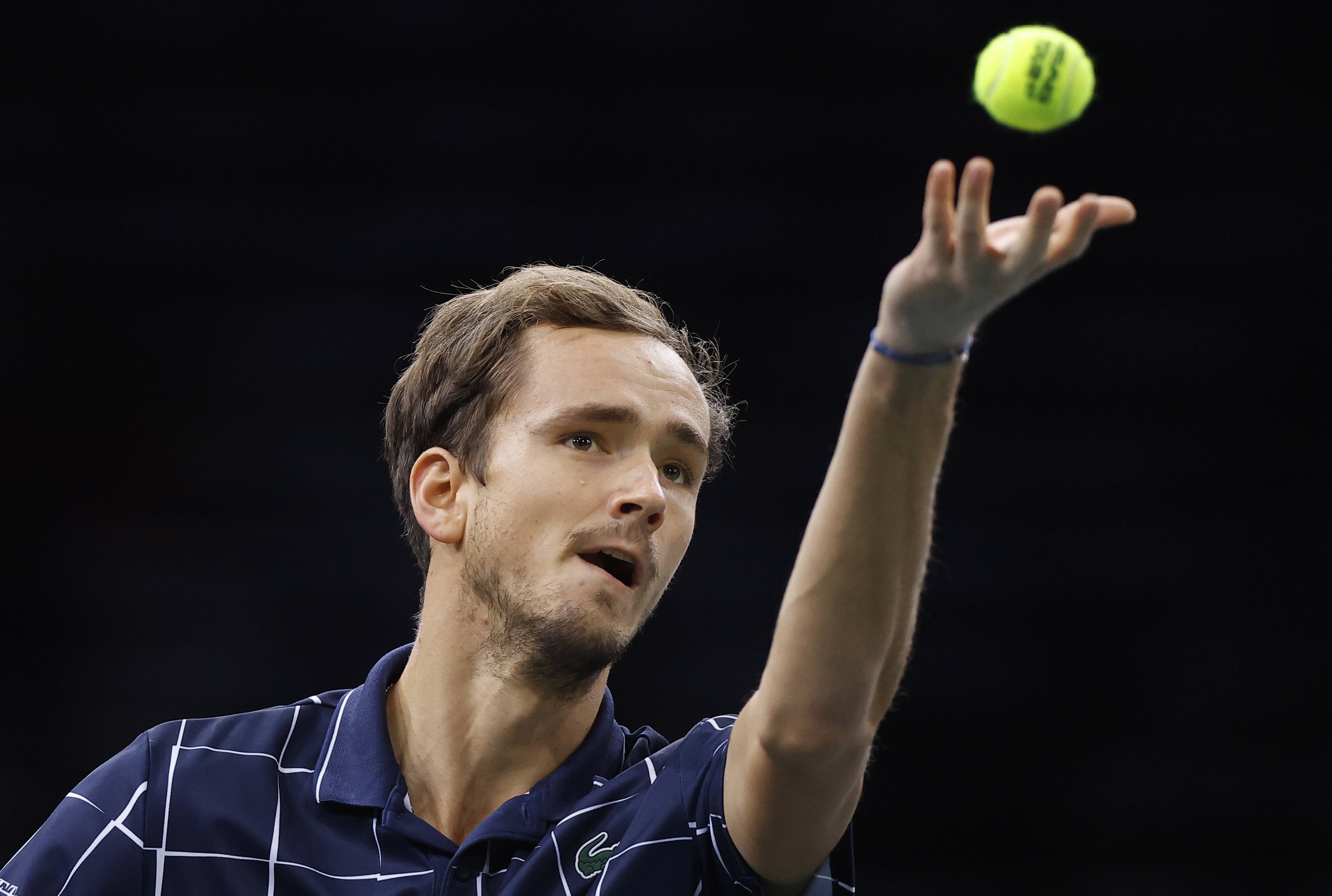 意大利网球队强势美国网球队,梅德韦杰夫完成帽子戏法的简单介绍 意大利网球队强势美国网球队,梅德韦杰夫完成帽子戏法的简单介绍