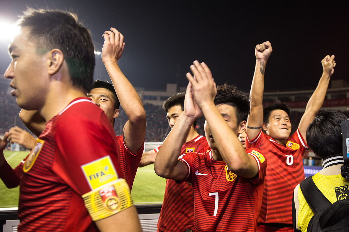 关于国际足球联赛火爆启幕,球员们为胜利而奋斗的信息 关于国际足球联赛火爆启幕,球员们为胜利而奋斗的信息