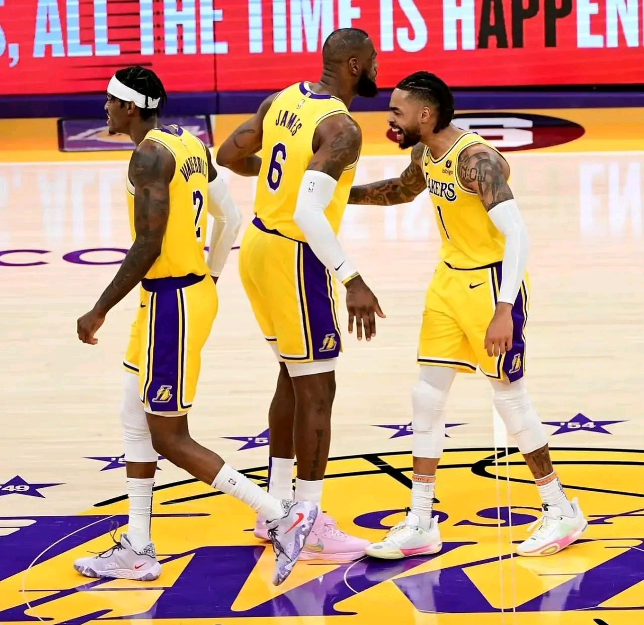 湖人投篮命中率刷新本赛季纪录的简单介绍