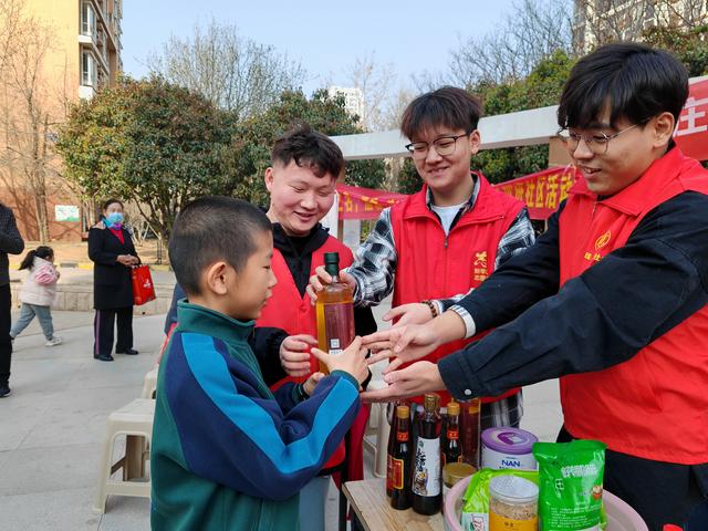 开云在线直播-关于卡昂队员在社区义务活动，践行球员公益责任的信息