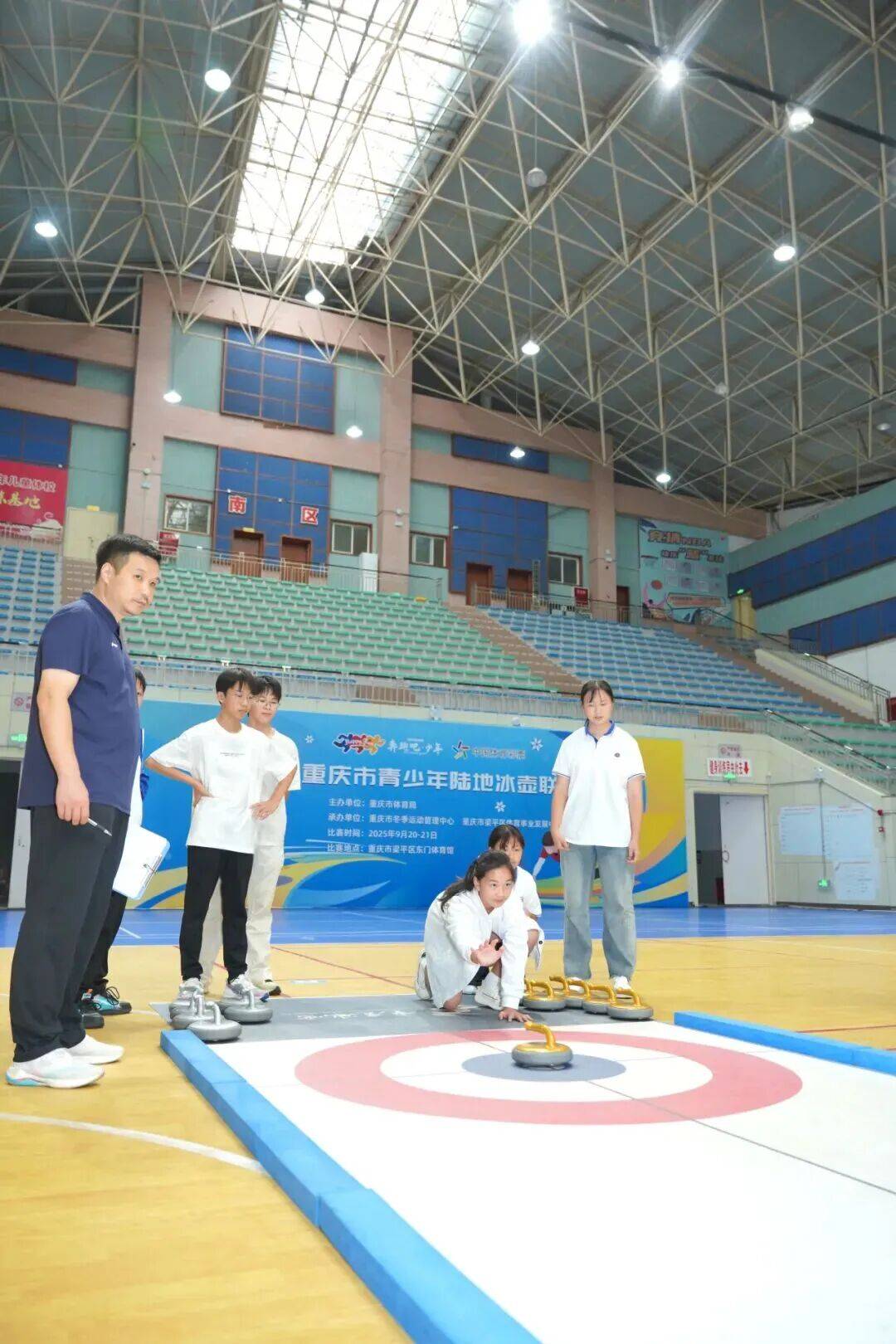 冰壶比赛精彩刺激,选手火拼争夺胜利的简单介绍 冰壶比赛精彩刺激,选手火拼争夺胜利的简单介绍