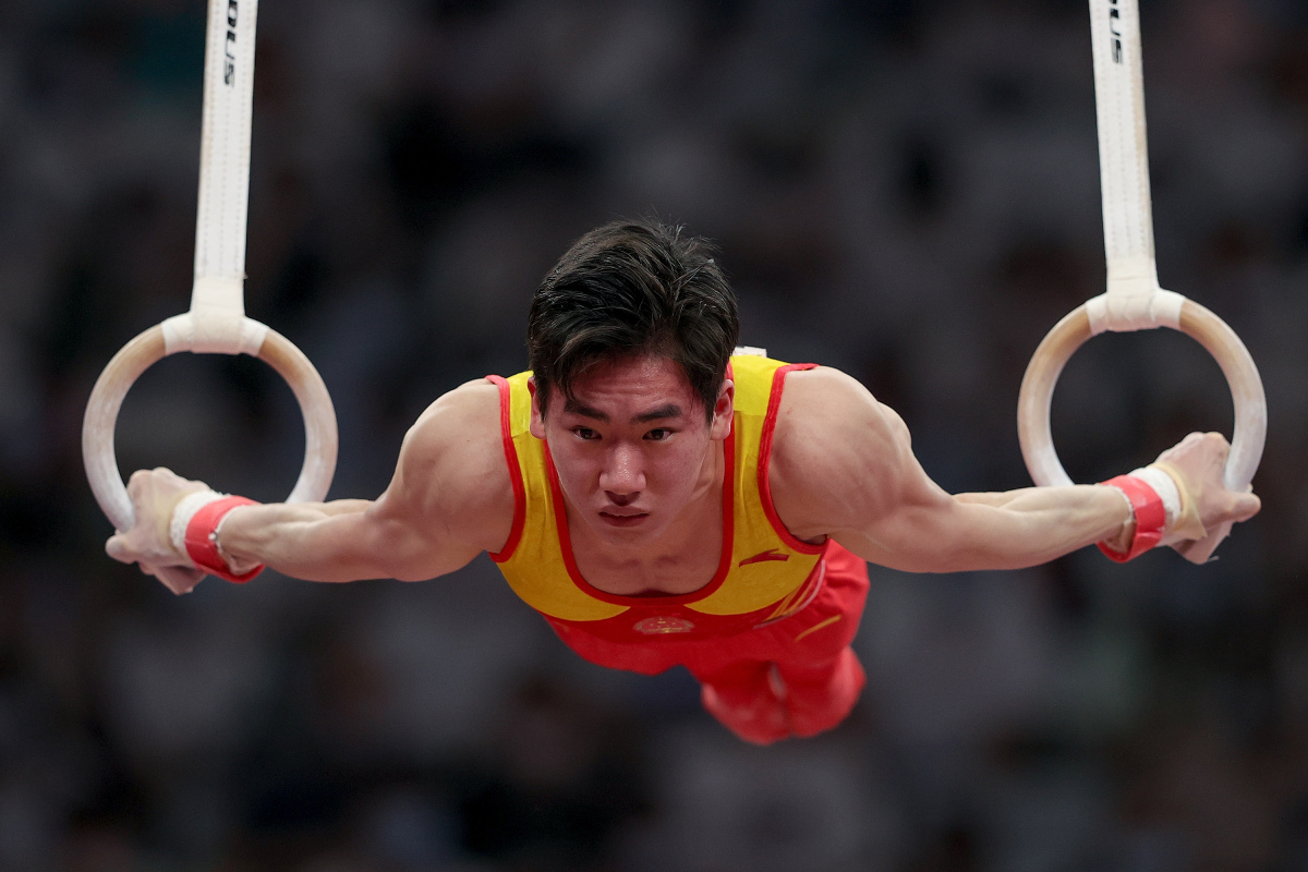 激烈争夺金牌，运动员们展现极致体能和技巧的简单介绍