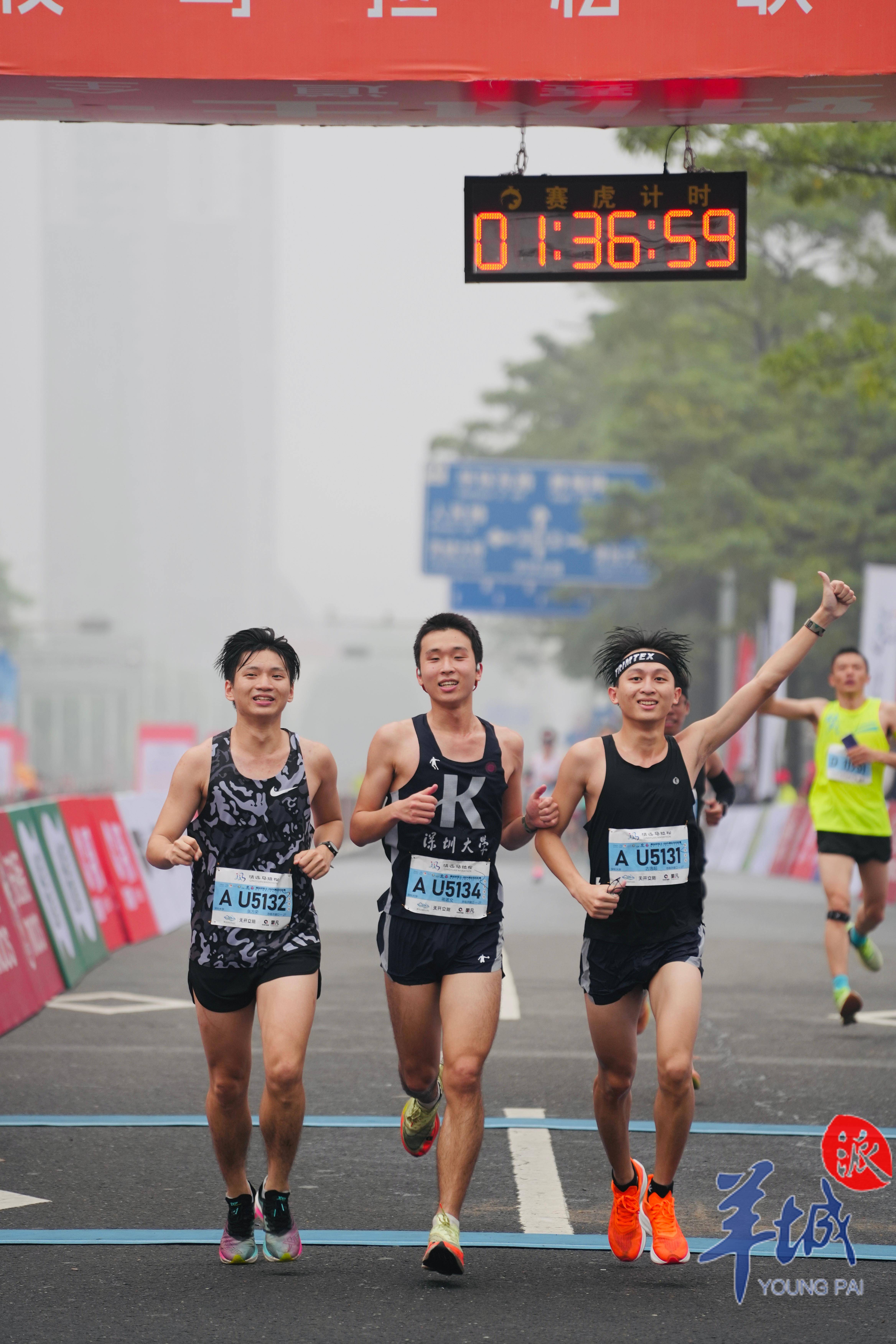 关于运动员跌倒后,奋力冲刺,终获好成绩的信息 关于运动员跌倒后,奋力冲刺,终获好成绩的信息