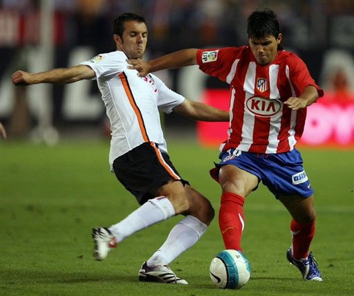 包含西班牙翻盘瓦伦西亚，阿奎罗爆发神勇的词条