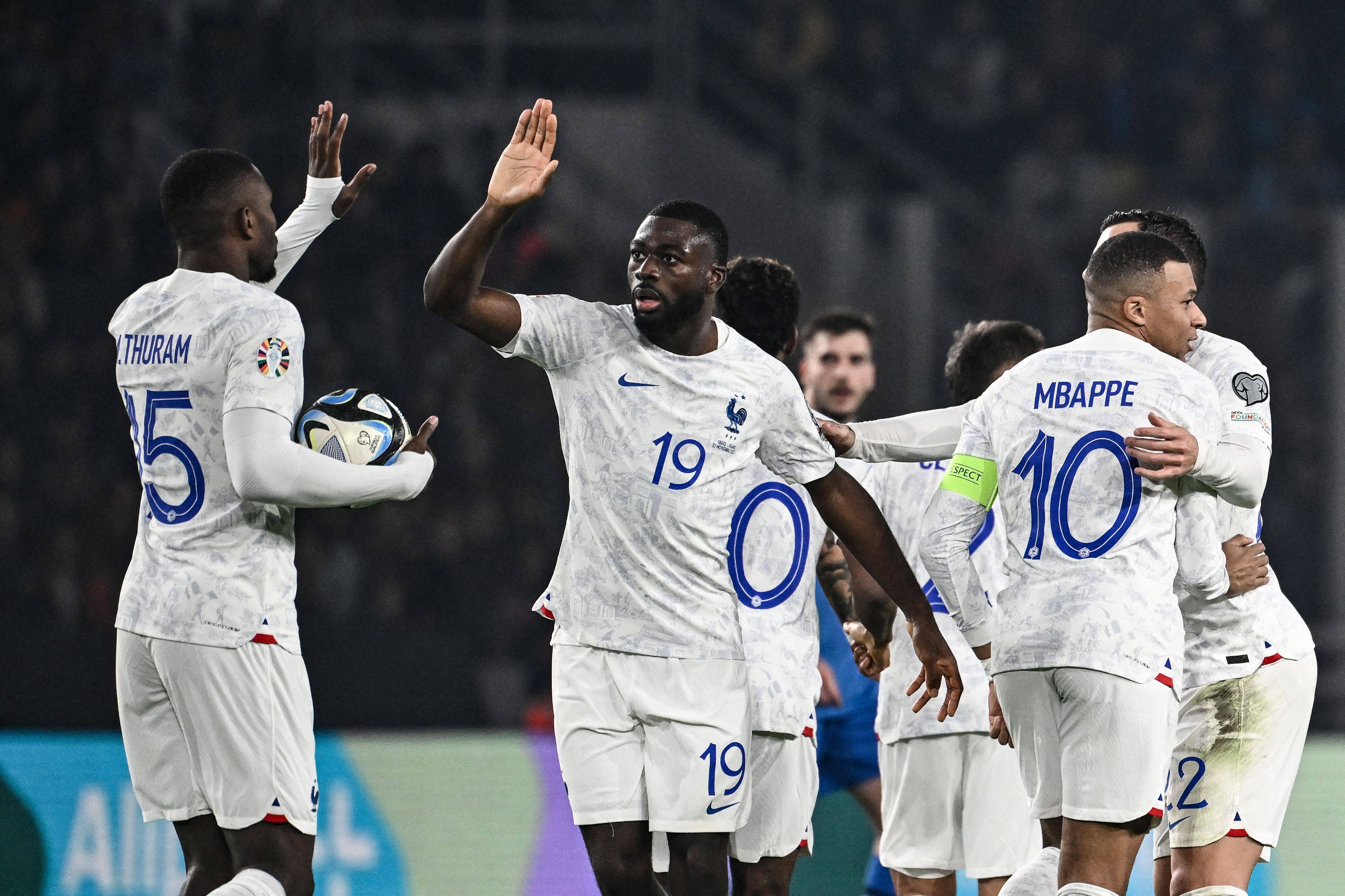 关于欧预赛淘汰赛正酣，英格兰备战土耳其的信息