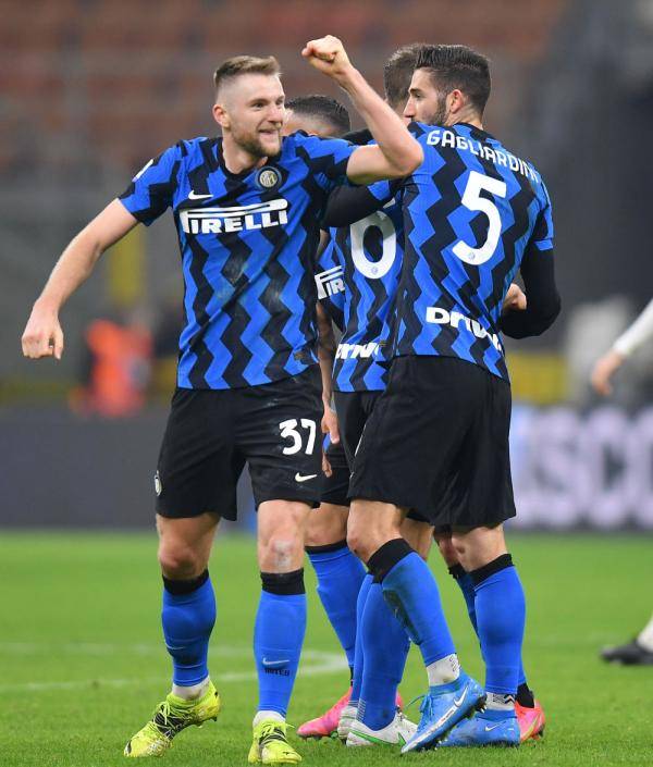 包含北京国安客场逆转胜D裔会，继续领跑积分榜的词条