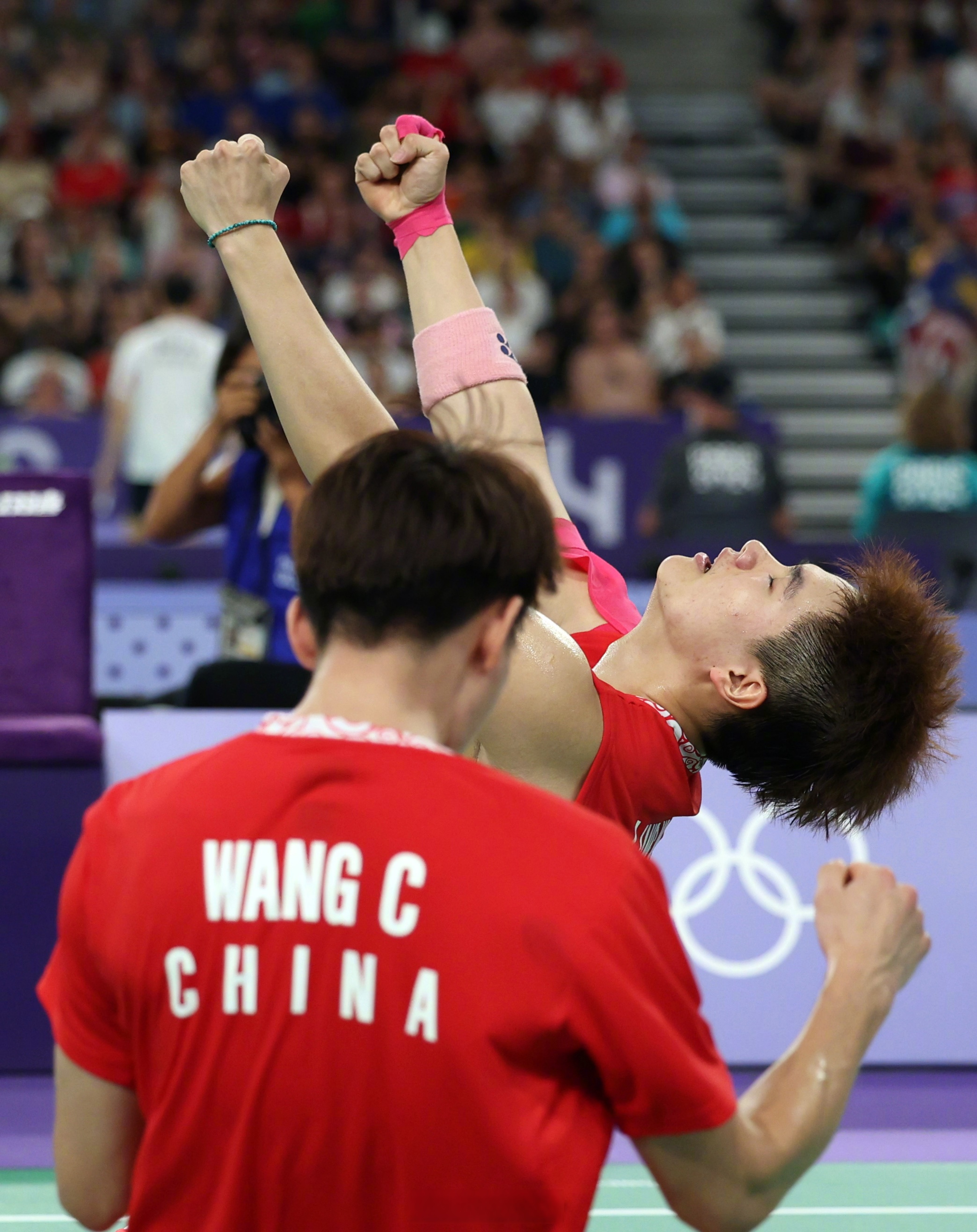 包含运动风云再起，比赛现场激动人心的词条