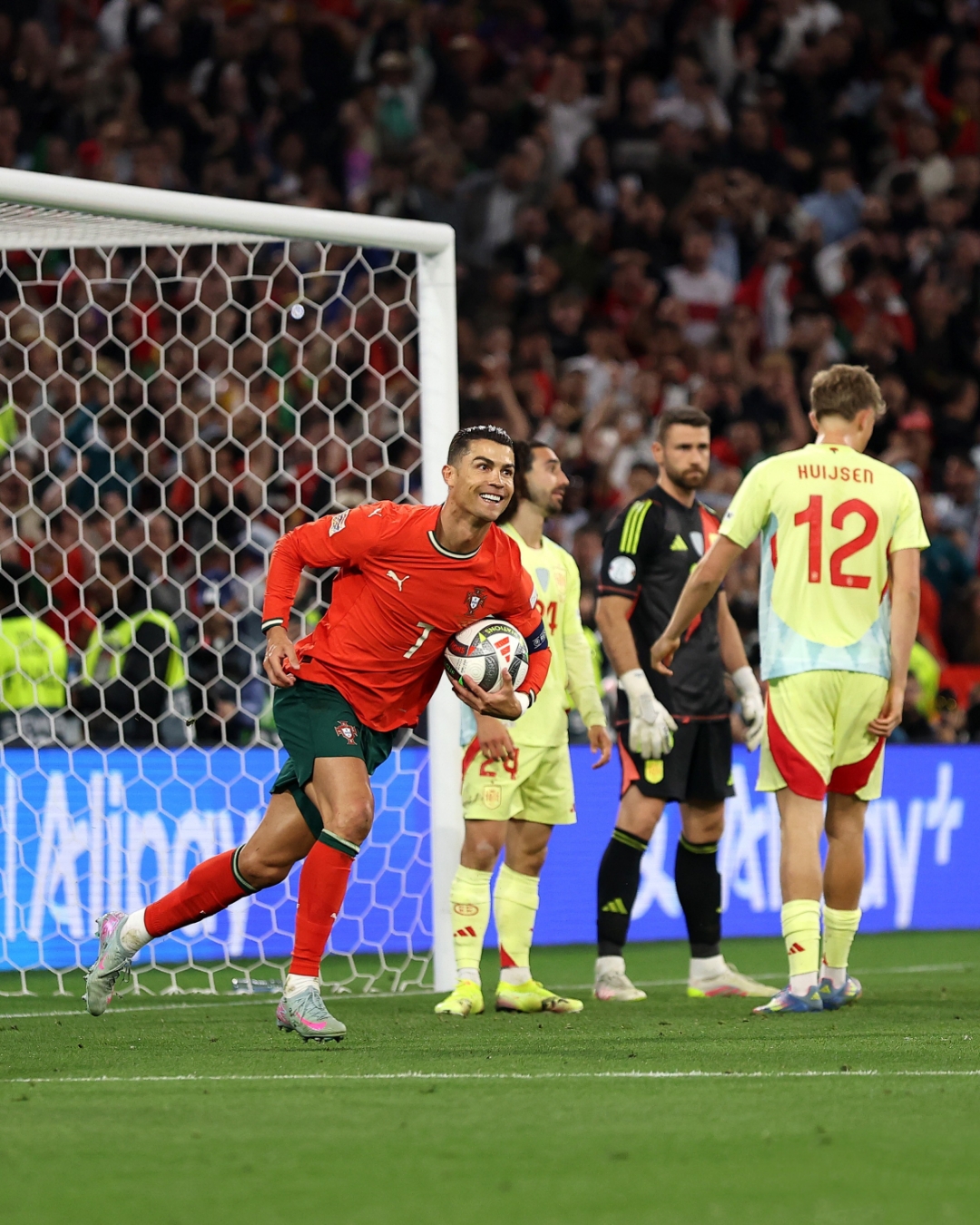 关于蒙特内哥罗球队备战国际足联盃的信息