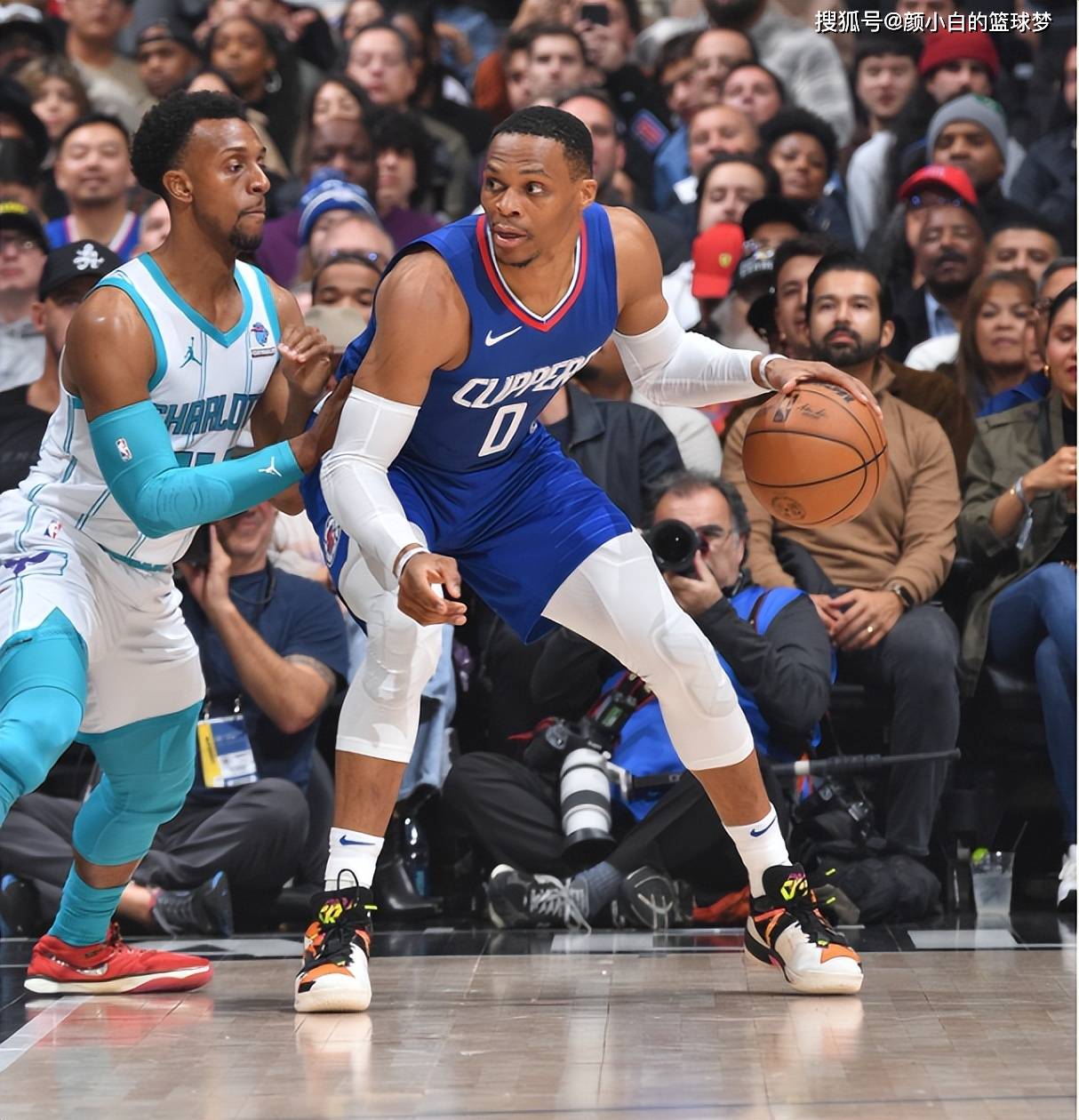 包含维罗纳外援表现出色，成为球队制胜关键的词条