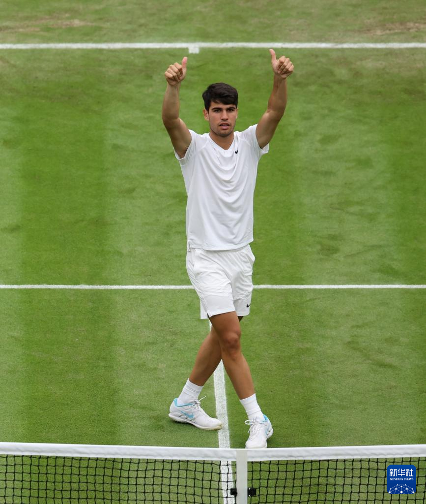 世界网球队险胜澳大利亚网球队，阿尔卡拉斯高光表现的简单介绍