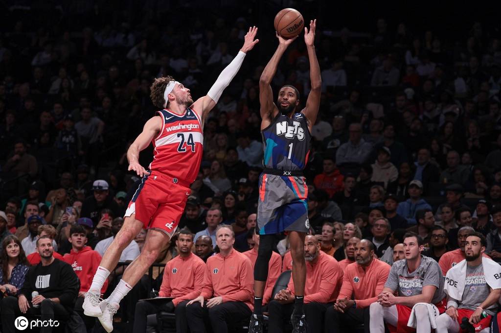 包含立陶宛男篮爆冷篮网B队，加里纳利统治全场的词条