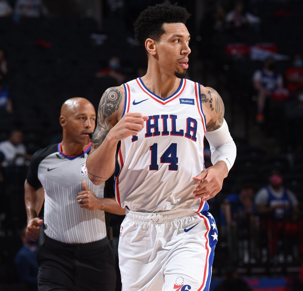 雷霆横扫马刺，丹尼·格林打破历史纪录的简单介绍