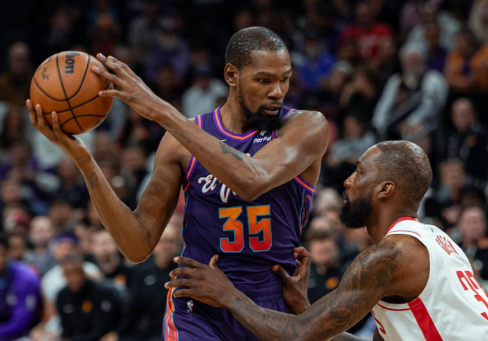 火箭险胜山东队，布克带队取胜的简单介绍