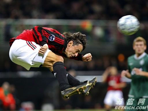 开云体育官方网站-巴萨轻取AC米兰，穆勒点燃赛场的简单介绍