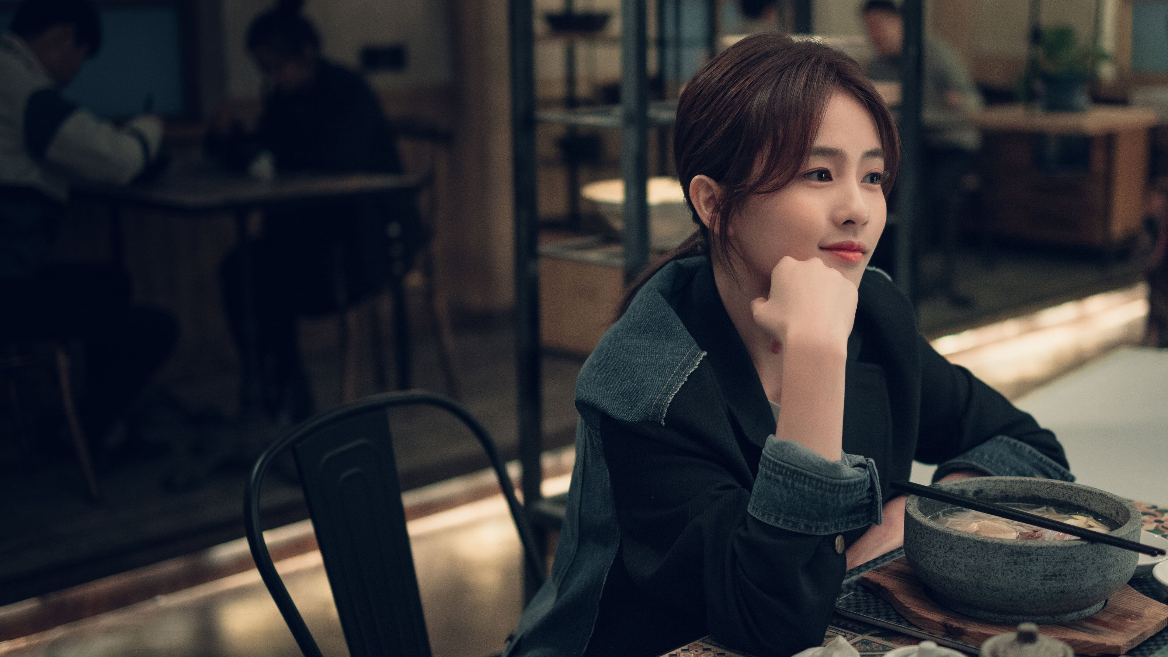 绿茵场上的逆袭叙事，几内亚全面压制巴西，C罗关键节点连续得分背后的足球哲学