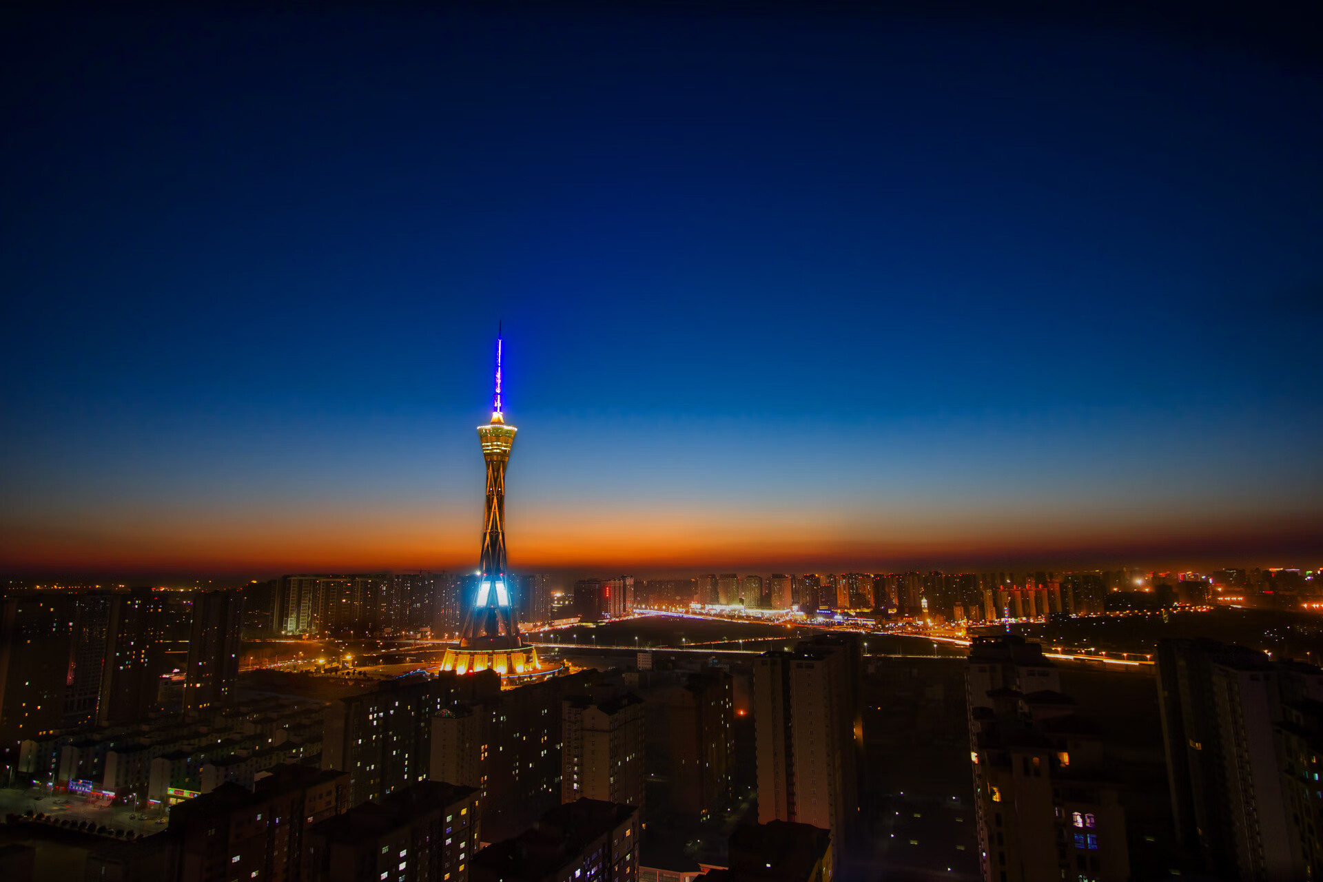 欧冠半决赛之夜，班凯罗在焦点战证明自己