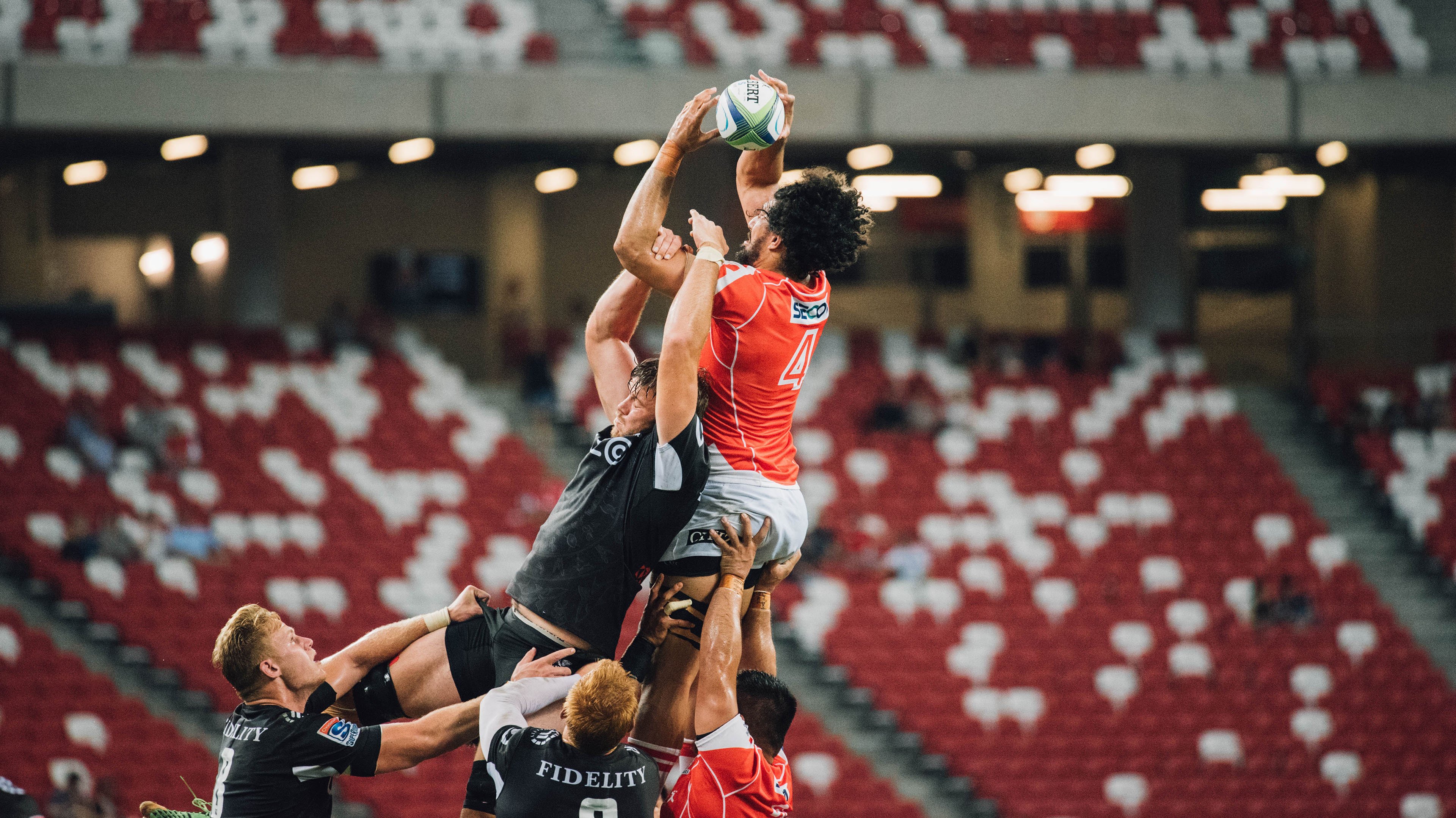 杰伦格林爆发如利刃出鞘，辽宁队一波流带走广东队，卫冕冠军展露獠牙