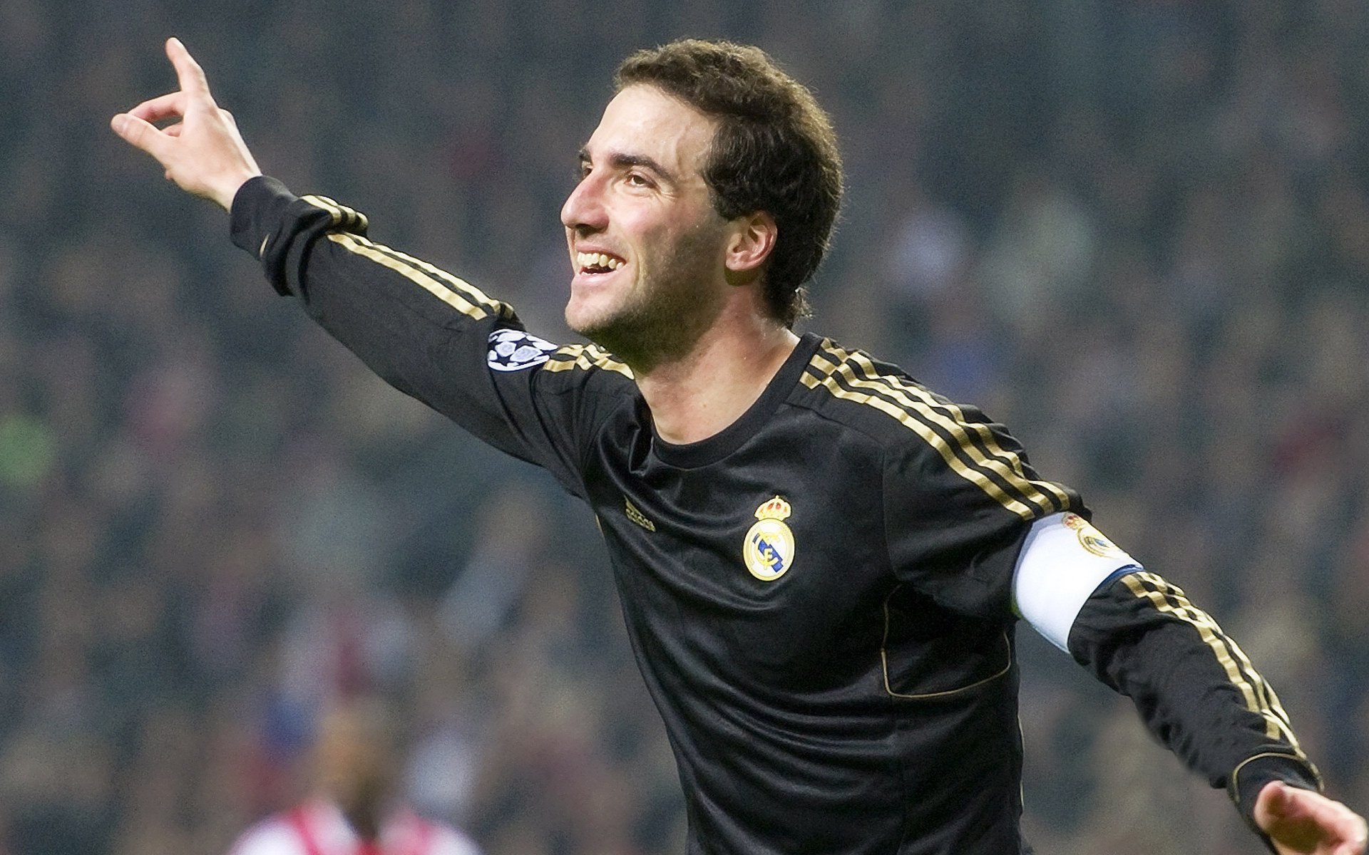 双重震撼日，奥地利足球掀翻德国战车，樊振东乒坛刷新历史纪录